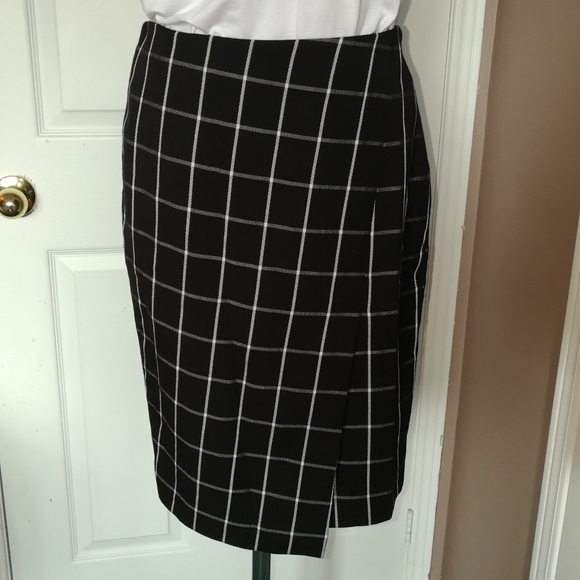 Lord and Taylor Pencil Skirt - Black White Checkered - SZ 2 - Picture 3 of 9